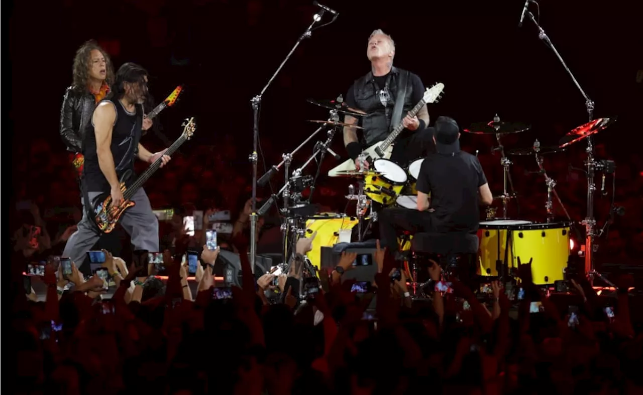 Metallica cautiva a 65 mil fans en su regreso a Ciudad de México