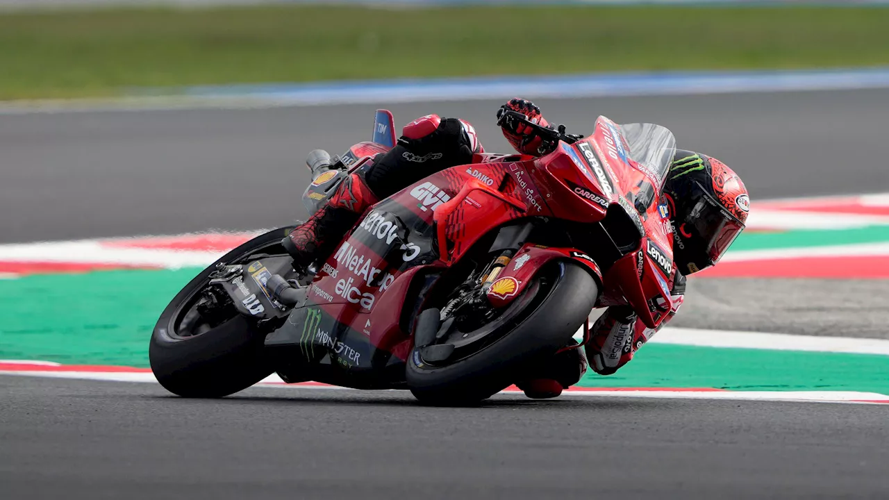 Bagnaia in pole a Misano col record della pista, Bastianini in prima fila dietro Martin