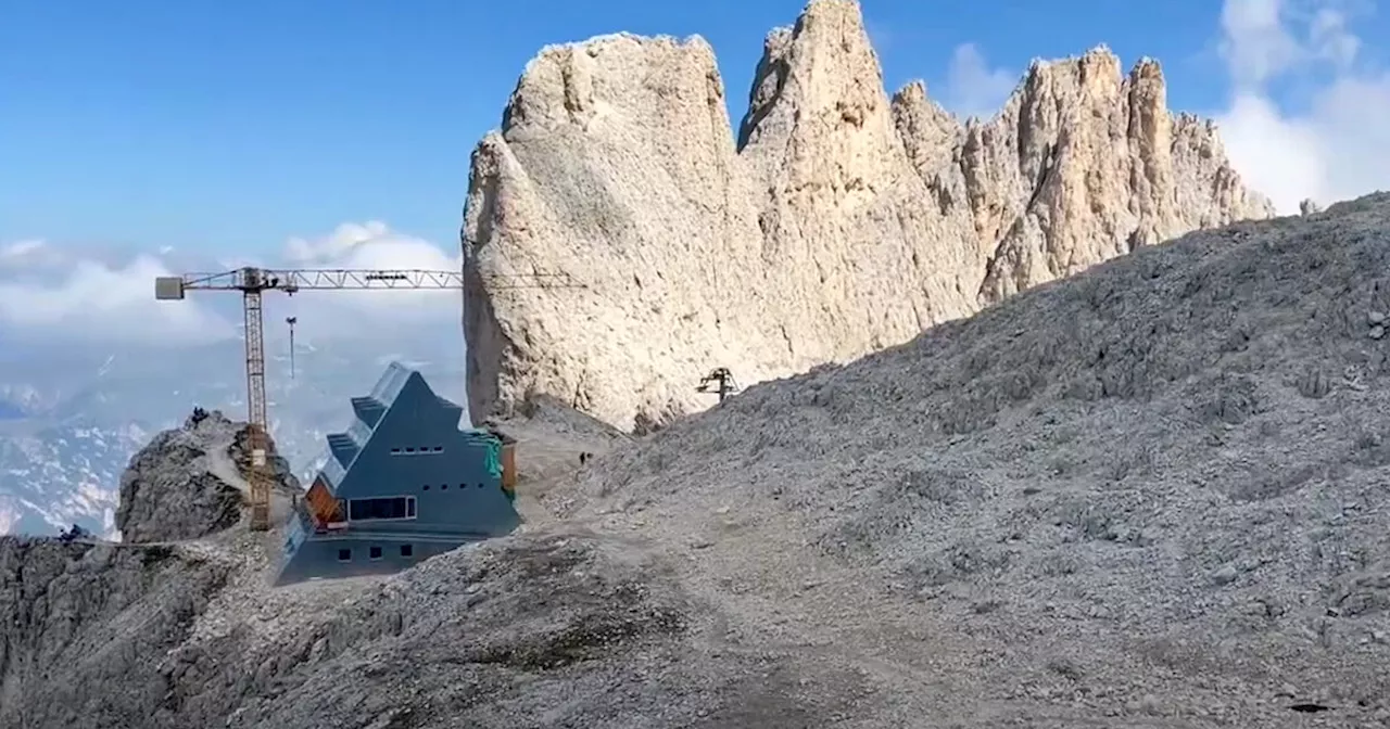 Dolomiti, il rifugio del politico altoatesino costruito su un “terreno improduttivo”