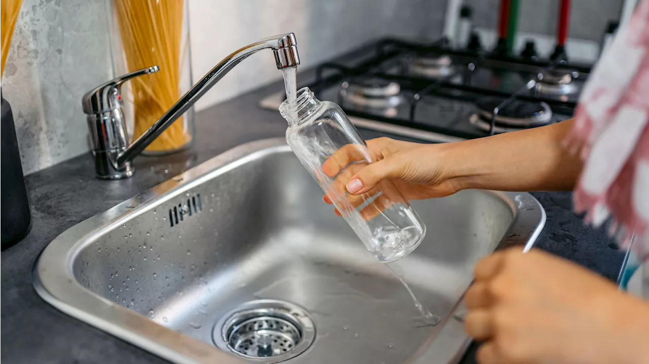 Bakterien! Über 100.000 Österreicher ohne Trinkwasser