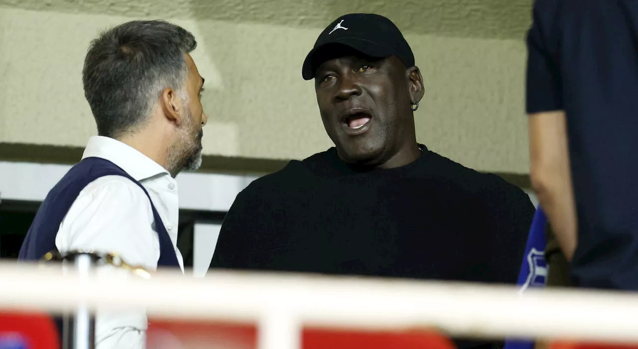 Michael Jordan e gli occhi gialli: la foto allo stadio Louis II accende i dubbi. Preoccupano le condizioni di