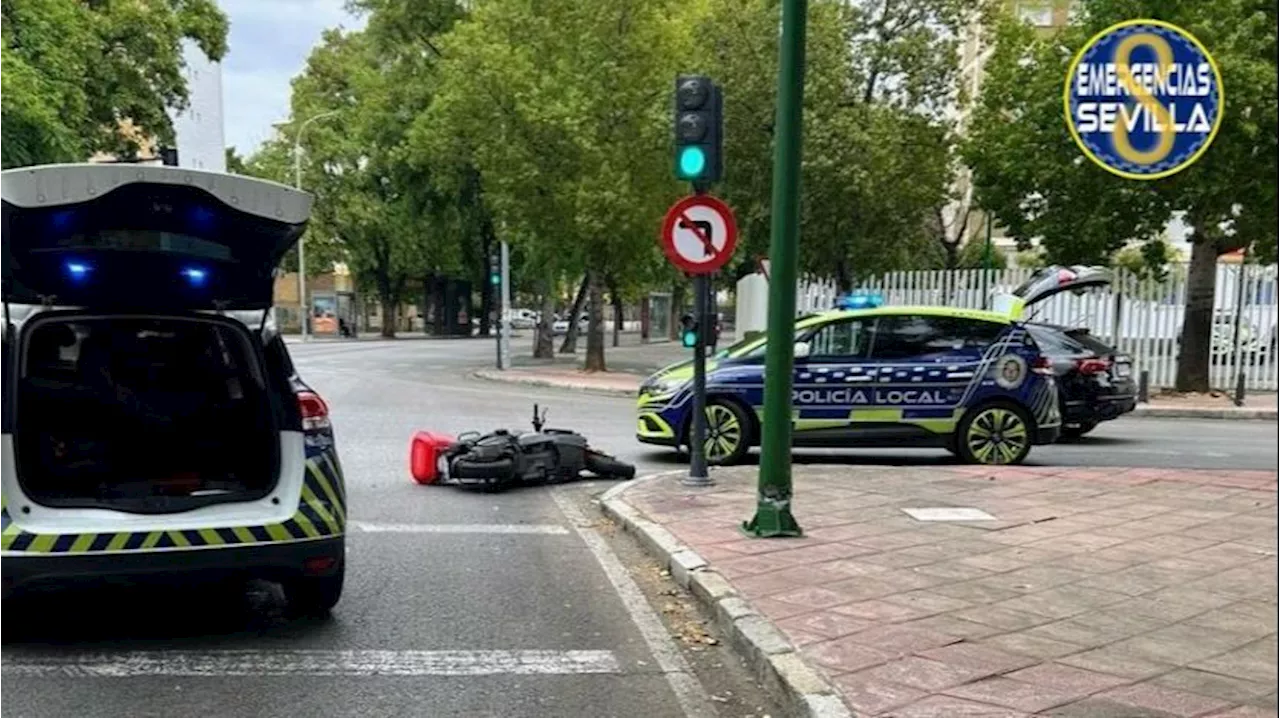 Muere un motorista de 44 años en Sevilla al chocar contra una farola