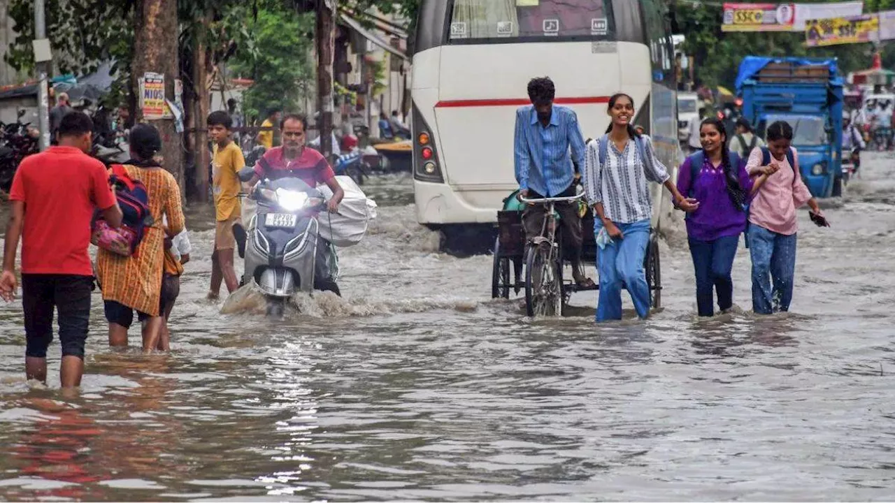 यूपी के 21 जिलों में बाढ़ से लोग बेहाल, राजस्थान-MP में भी अलर्ट; पढ़ें दूसरे राज्यों का क्या है हाल