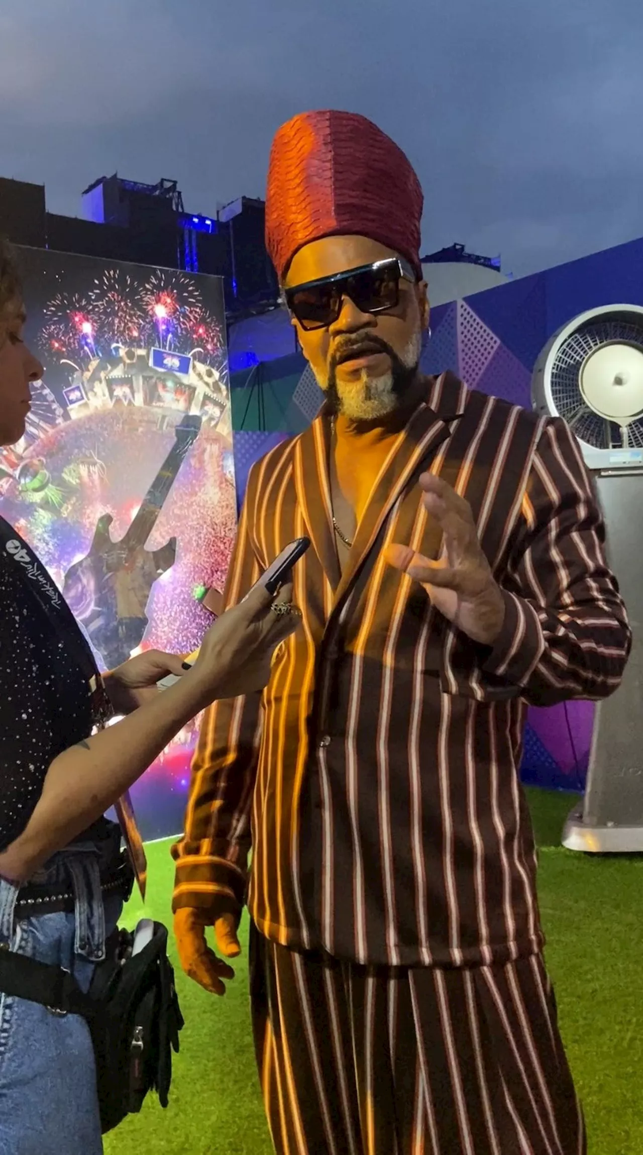 Carlinhos Brown dedica noite a Sergio Mendes e lembra garrafada no Rock in Rio 2001