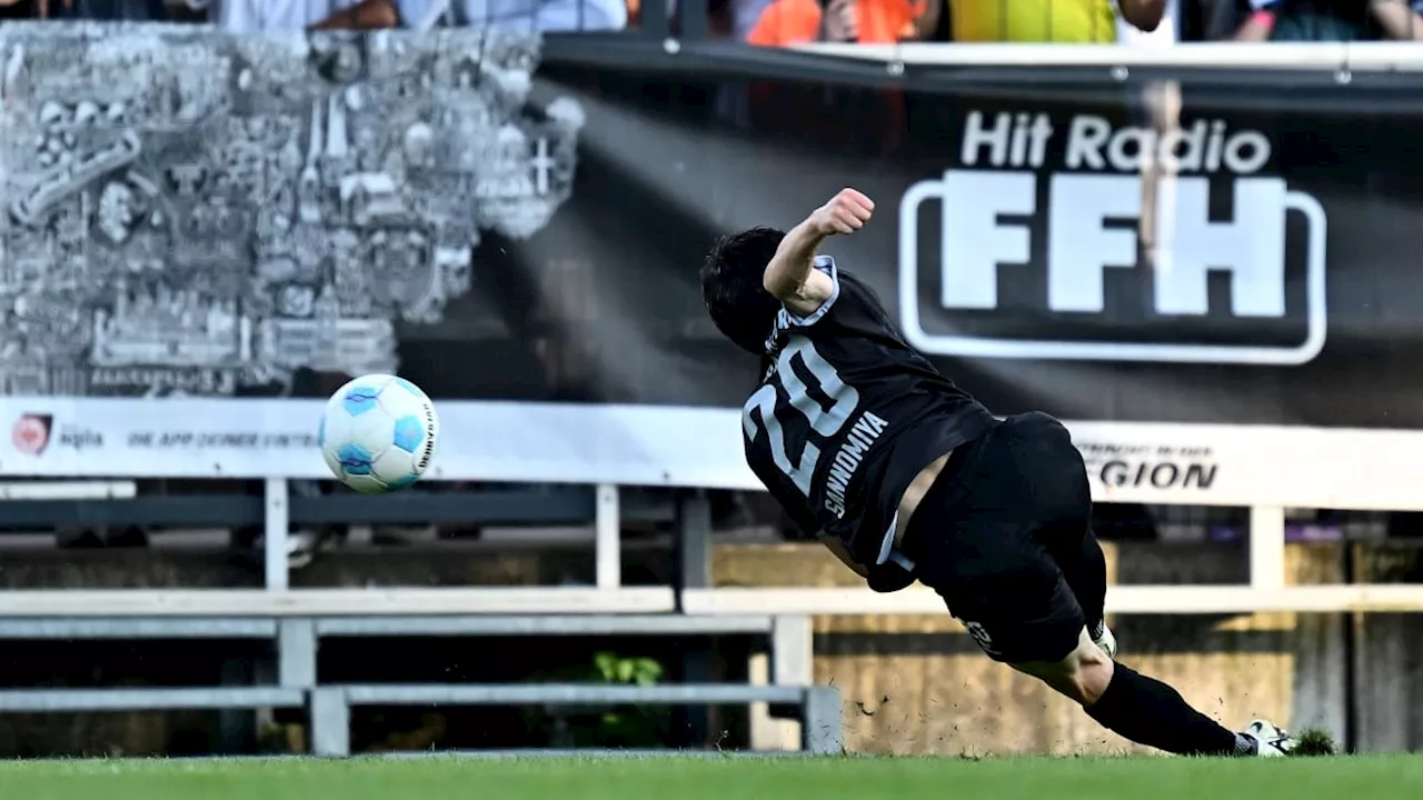 Lee fliegt, Sannomiya trifft: Der FSV schlägt die Stuttgarter Kickers in Unterzahl