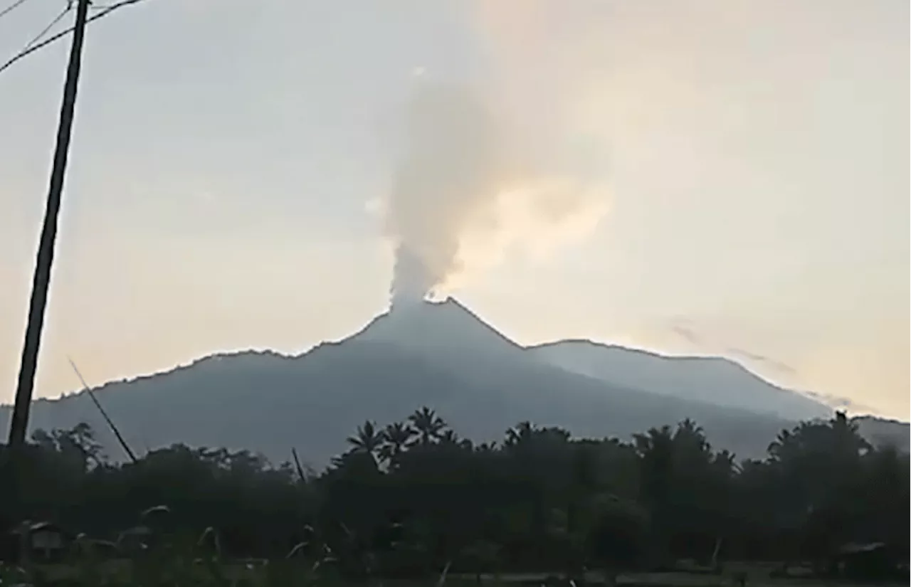 Gunung Lewotobi Laki-laki Kembali Erupsi