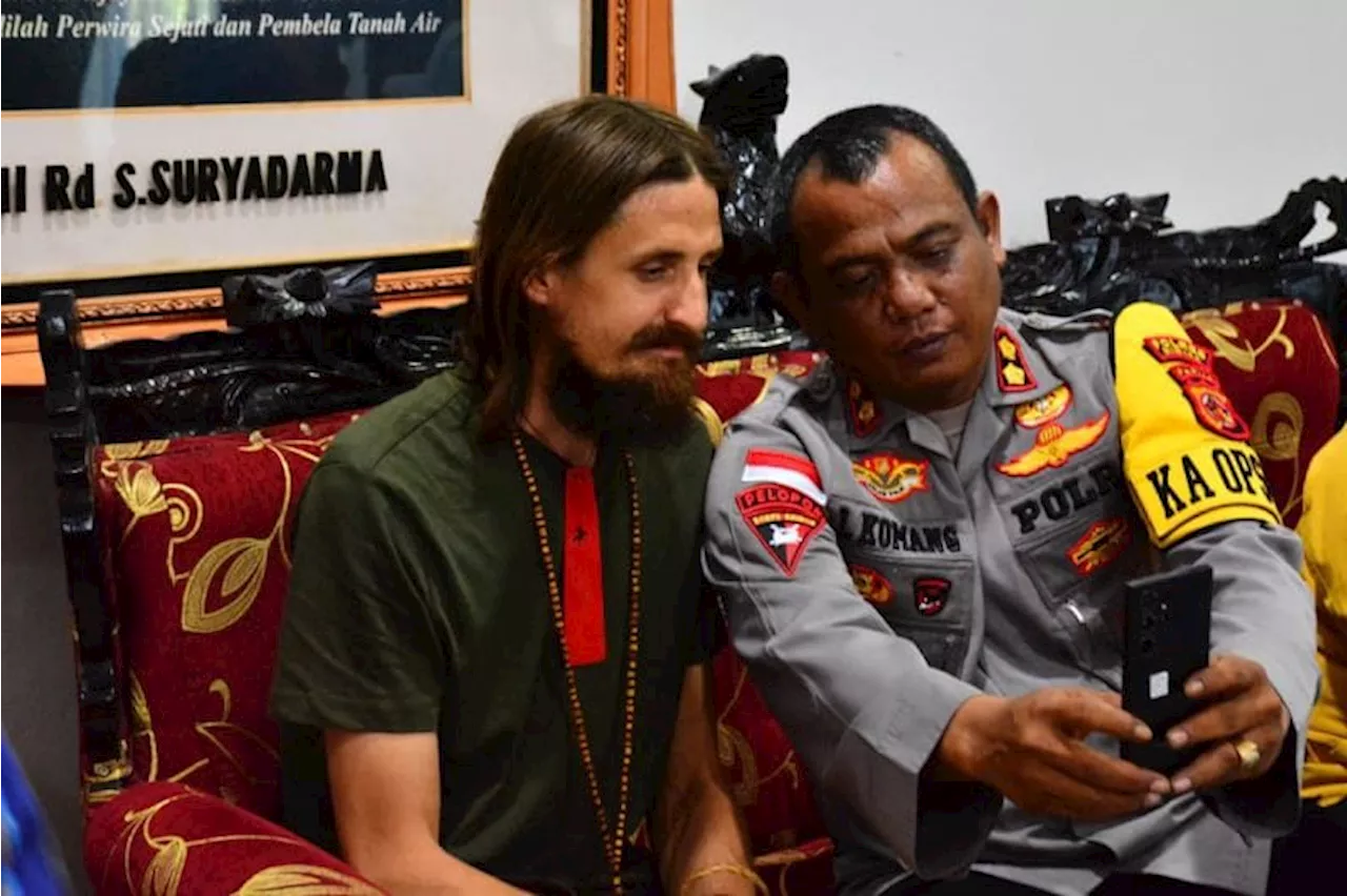 Kapten Philip Mark Mehrtens Dibawa ke Jakarta dengan Pesawat TNI AU