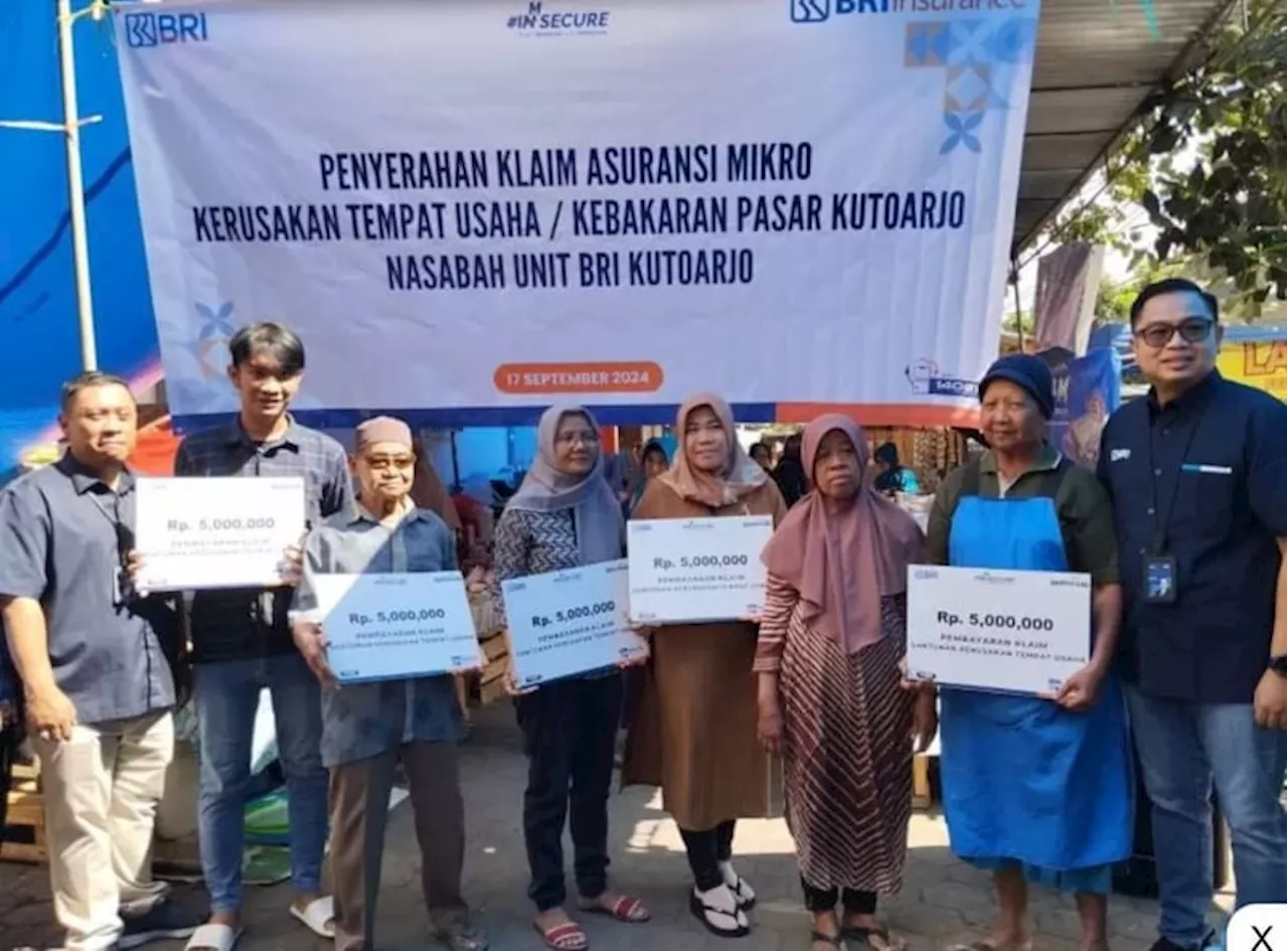 Pedagang Pasar Kutoarjo Korban Kebakaran Terima Klaim BRI Insurance