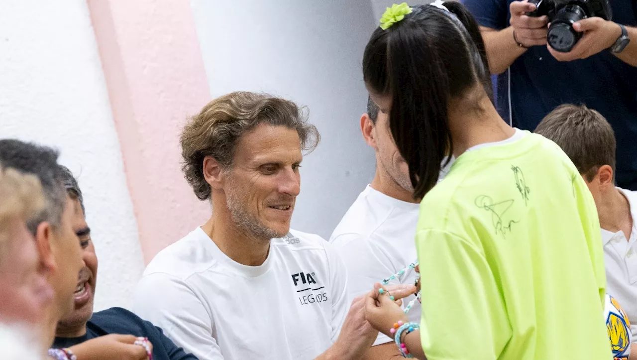 ¡Gran sorpresa! Ex jugadores visitan primaria en Monterrey previo a juego de Leyendas