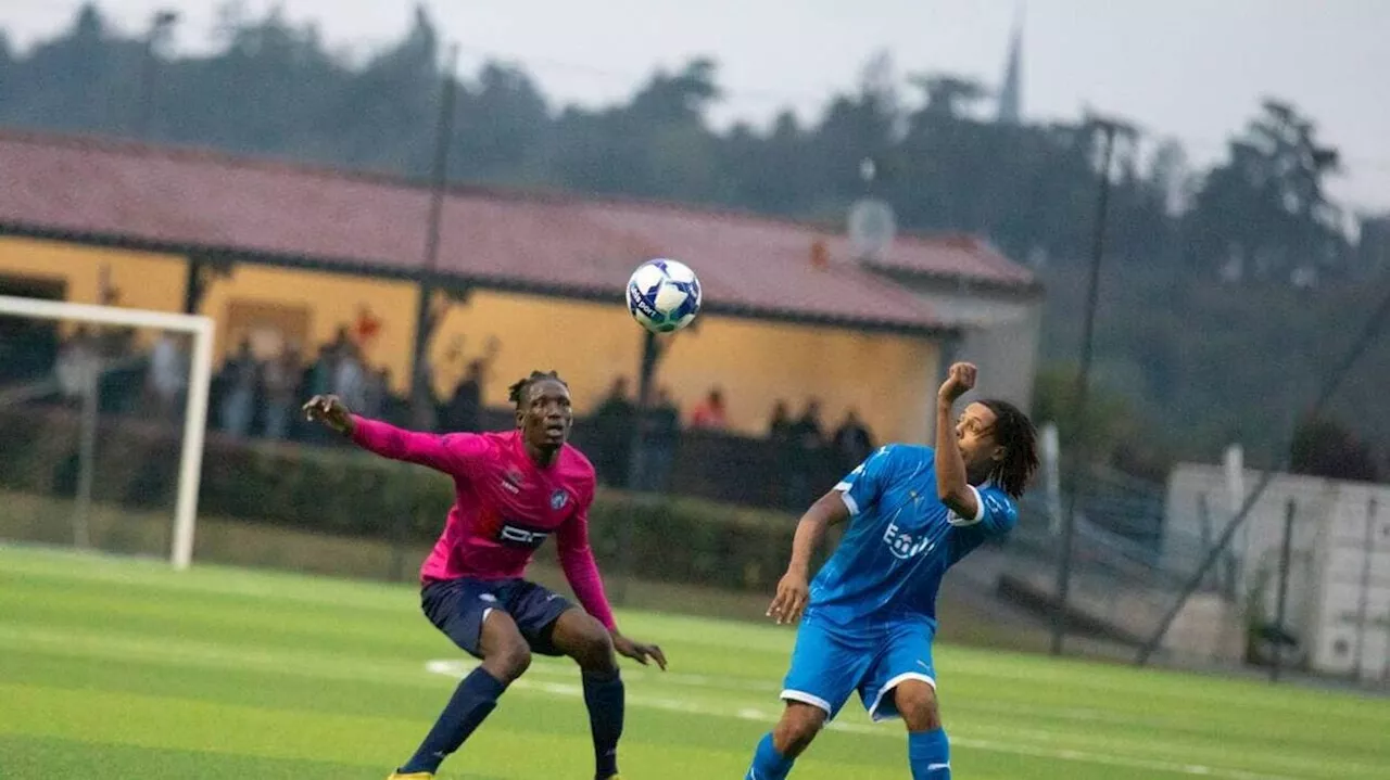 Buxerolles s'incline face à Neuillaubiers malgré une fin de match explosive