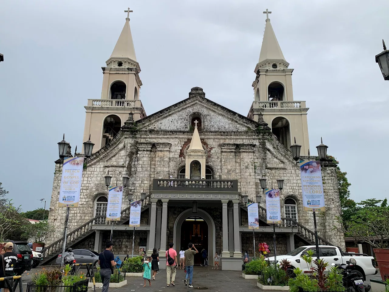 Jaro Cathedral Dress Code Sees Widespread Compliance