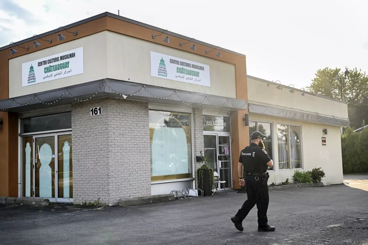 Three injured at Quebec mosque while trying to disarm man carrying knife: official