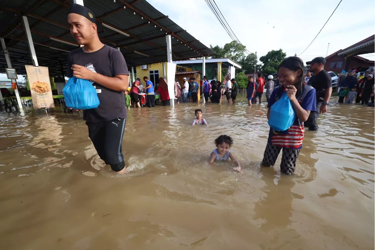 Flooding In Penang And Perlis Recedes, Evacuation Centres Closed