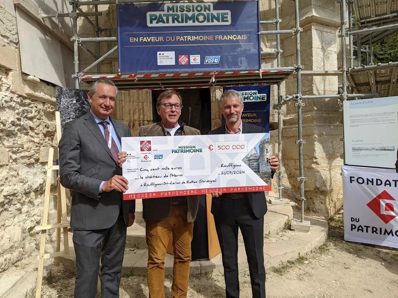 Patrimoine : 500 000 euros remis par la Fondation du patrimoine au propriétaire du château de l’Herm