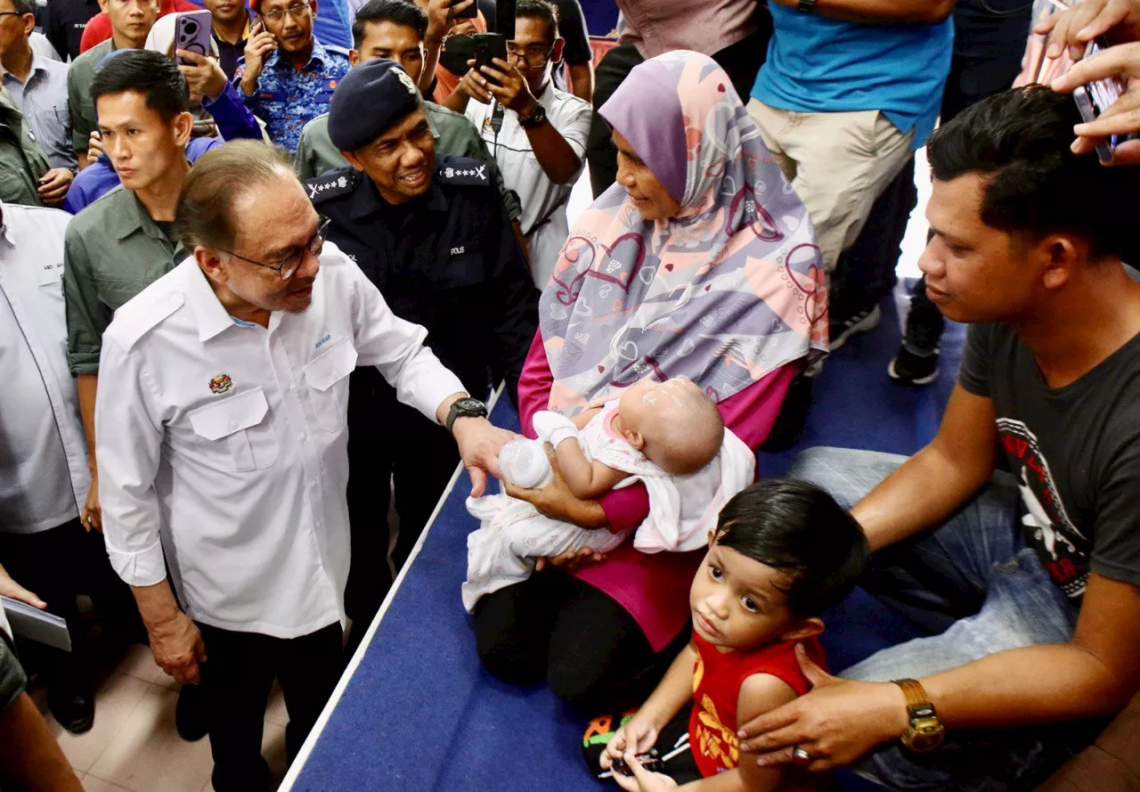 Anwar arah KPM beri kelonggaran sekolah dijadikan PPS, terjejas banjir