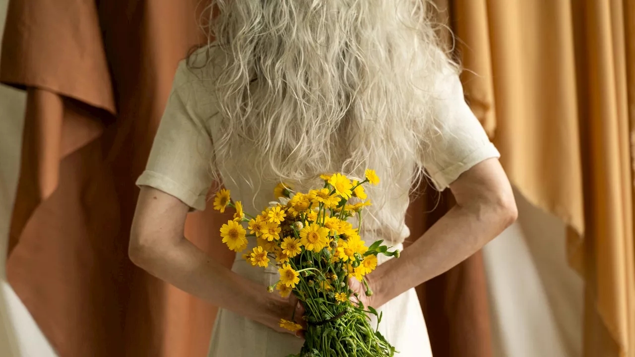 Graue Haare: Dieses unerwartete Supplement kann gegen vorzeitiges Ergrauen helfen