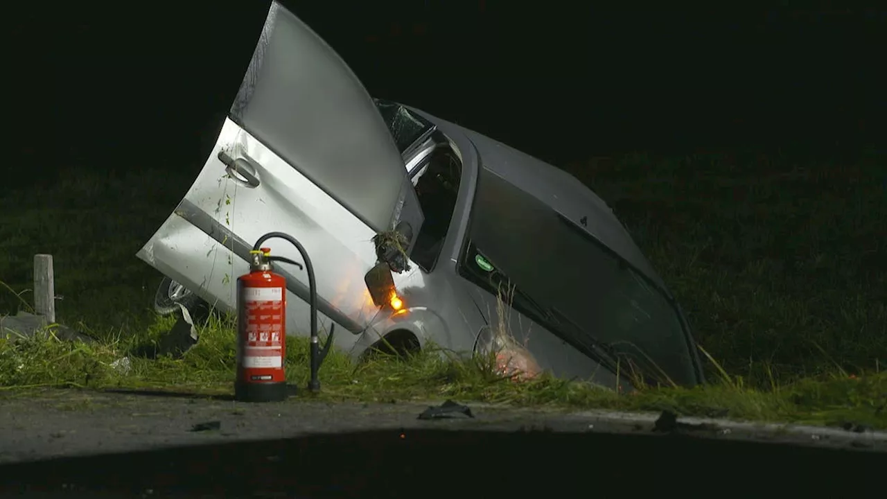 Tödlicher Unfall: 20-Jähriger wird beim Einbiegen auf Hauptstrasse von anderem Auto erfasst