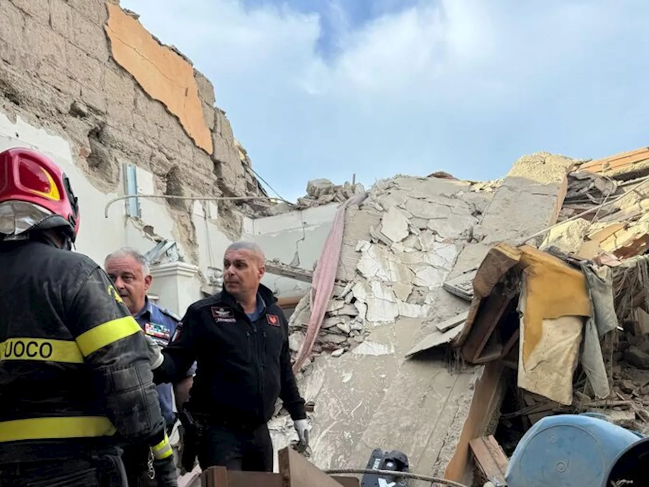 Crolla palazzina nel Napoletano, morti due bambini