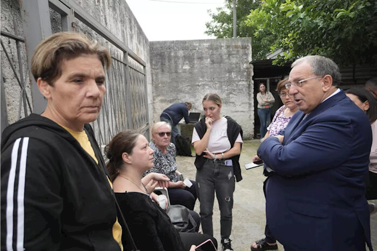 Crollo palazzina,Prefetto si trasferisce per un giorno a Saviano