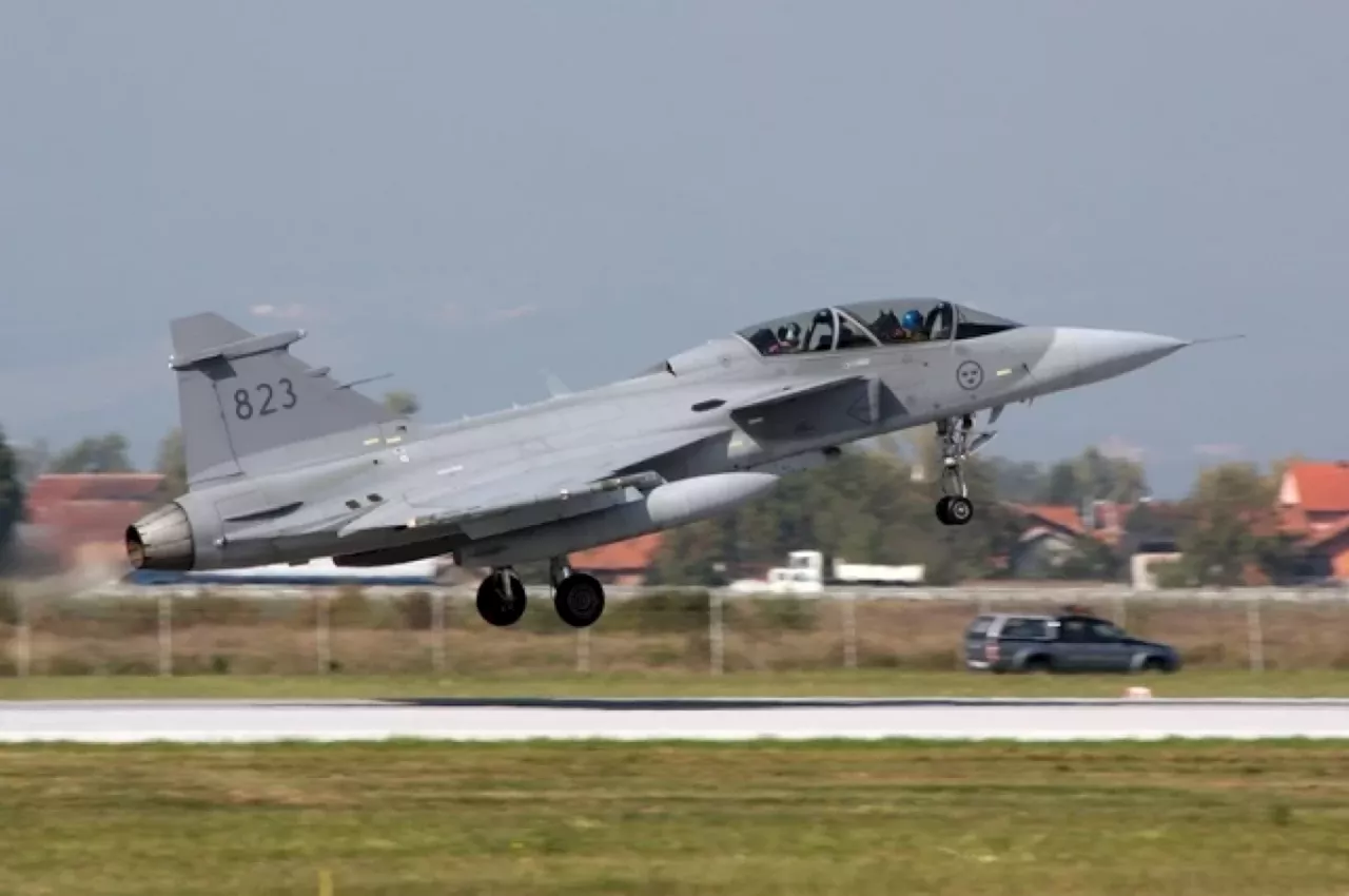 Украина ведет переговоры о поставках истребителей Gripen и Eurofighter