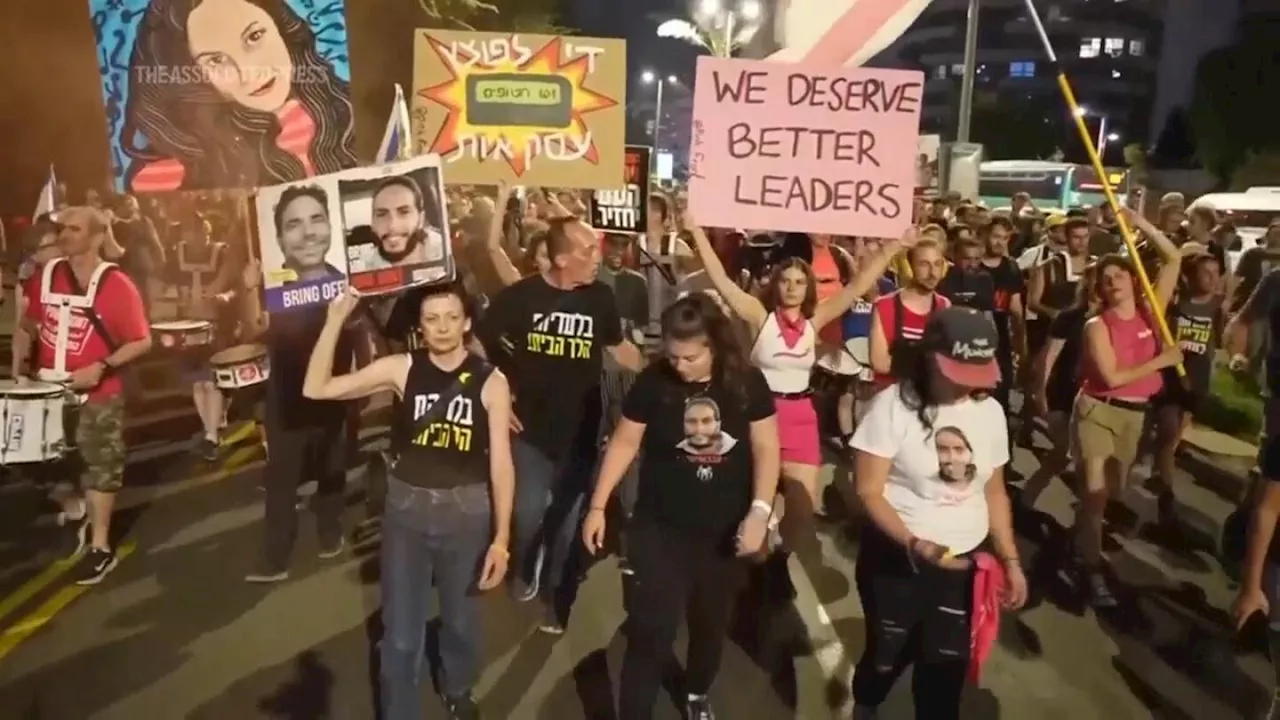 Thousands march in Tel Aviv demanding hostage deal