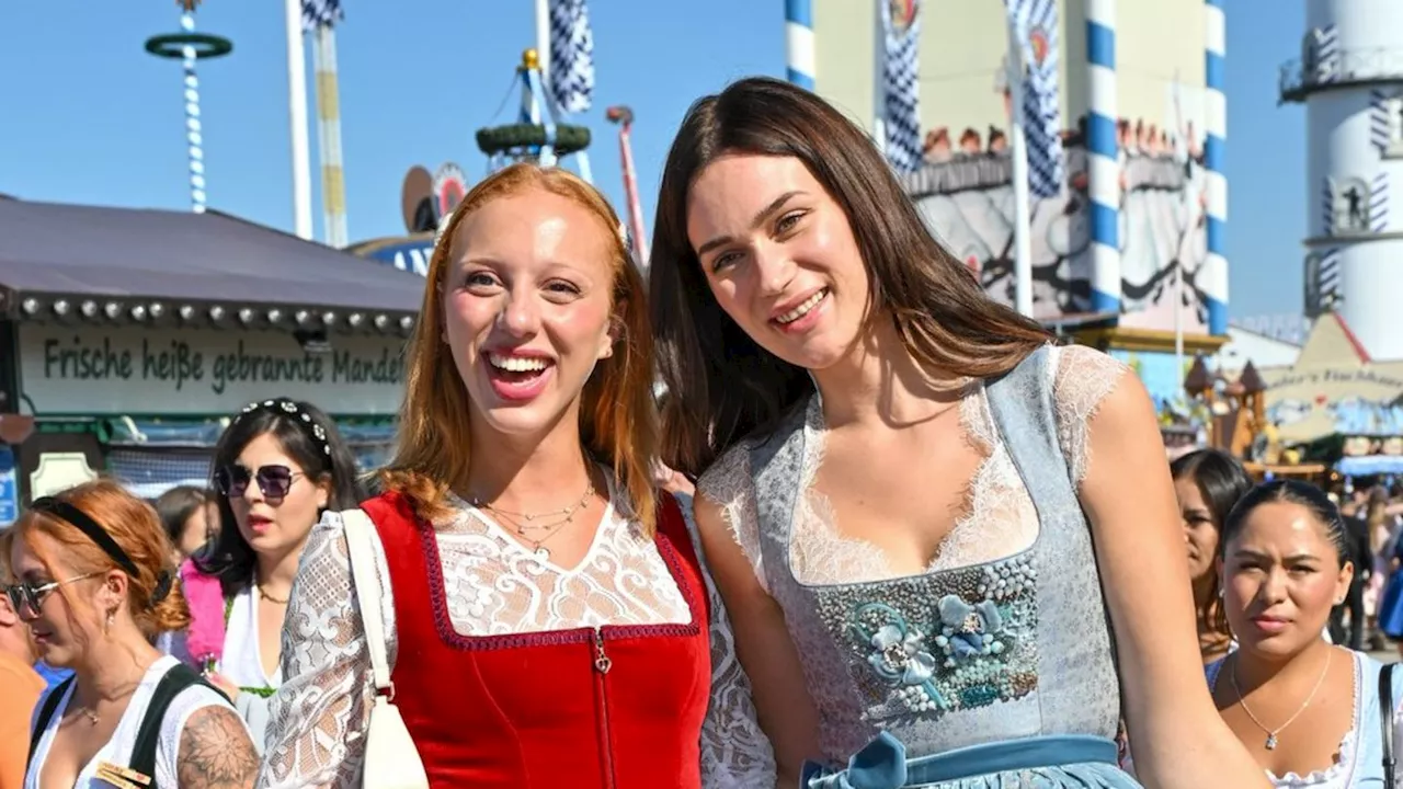 Oktoberfest 2024: Diese Promis feierten in Dirndl und Lederhosn auf der Wiesn