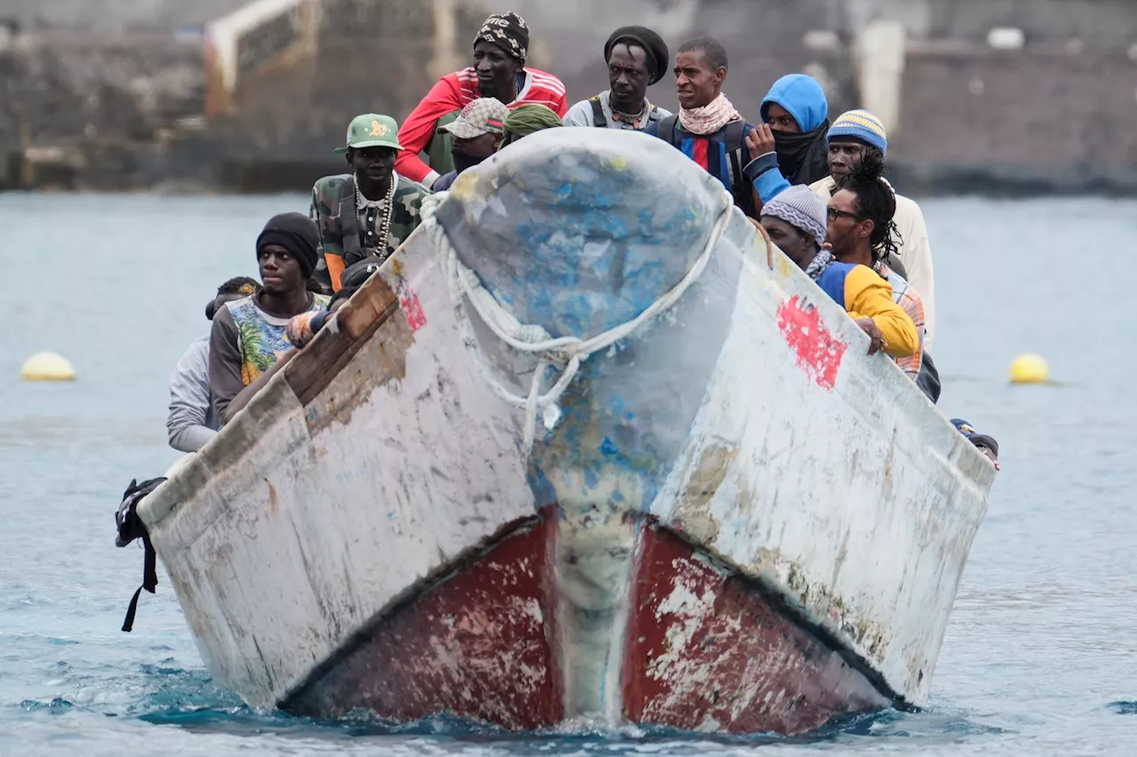 Más de 2.500 migrantes han llegado a las costas canarias