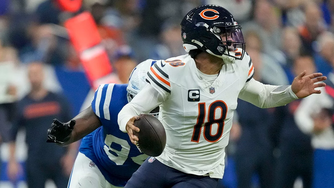 Bears' Caleb Williams comes 1-yard short of 1st touchdown pass after Hail Mary heave