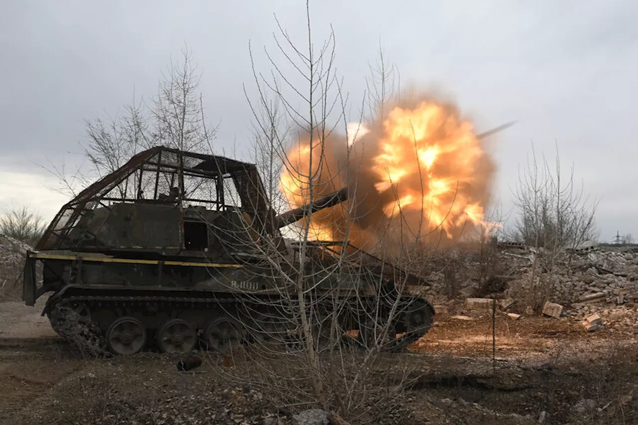 Минобороны показало уничтожение САУ ВСУ барражирующим боеприпасом «Ланцет»