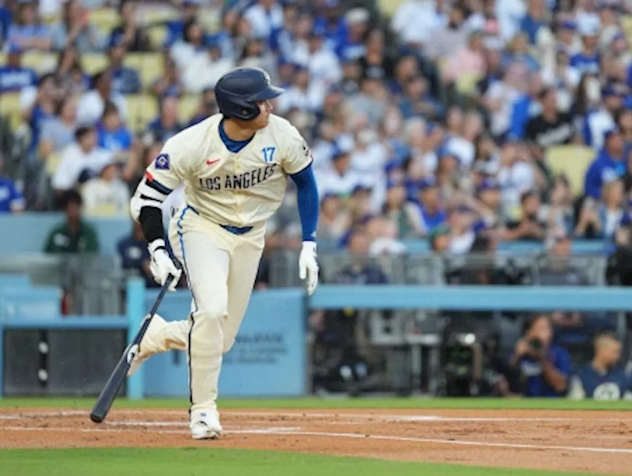 大谷翔平 第4打席は死球でヒヤリ 3戦連発に期待するファンは大ブーイング 次打者ベッツが併殺で無得点