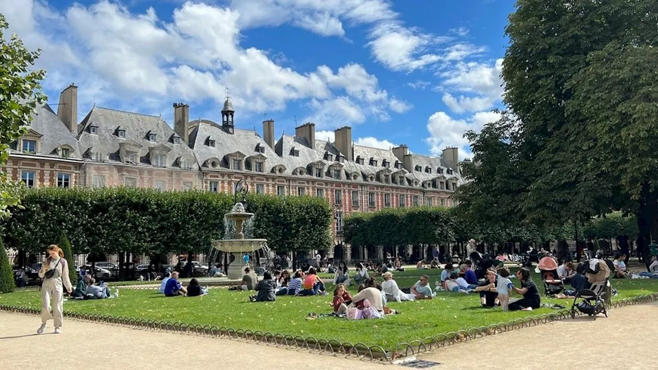 Menikmati Kehangatan Cokelat di Tengah Suasana Segar Alun-alun Paris