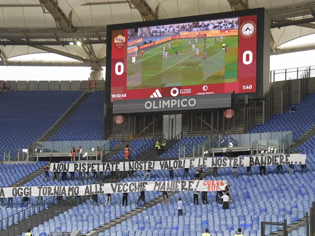 Roma, protesta la Curva Sud: spalti vuoti per mezz’ora