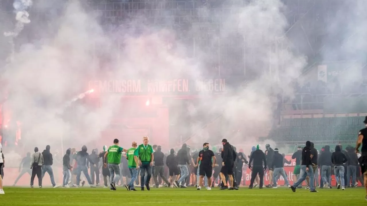 Unschöne Szenen in Hütteldorf: Ausschreitungen nach 343. Wiener Derby