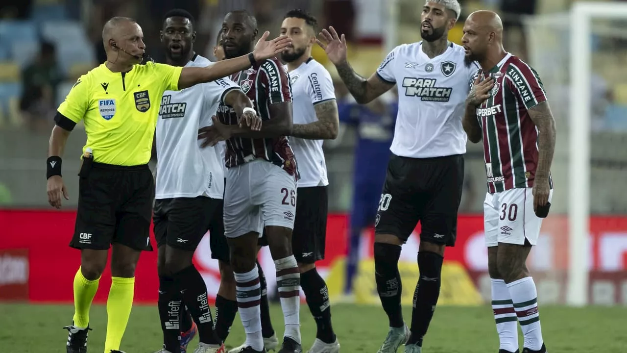 Carlos Eugênio Simon indica dois erros da arbitragem em Fluminense x Botafogo