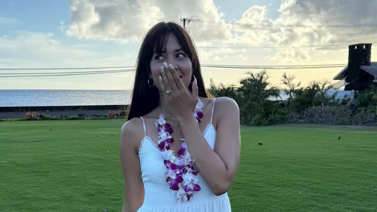 Aurelie Moeremans Pamer Cincin Usai Dilamar Kekasihnya di Hawaii