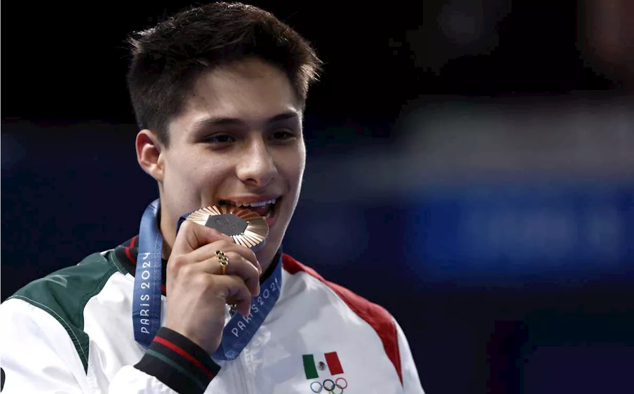 Osmar Olvera, doble medallista olímpico, operado con éxito en México