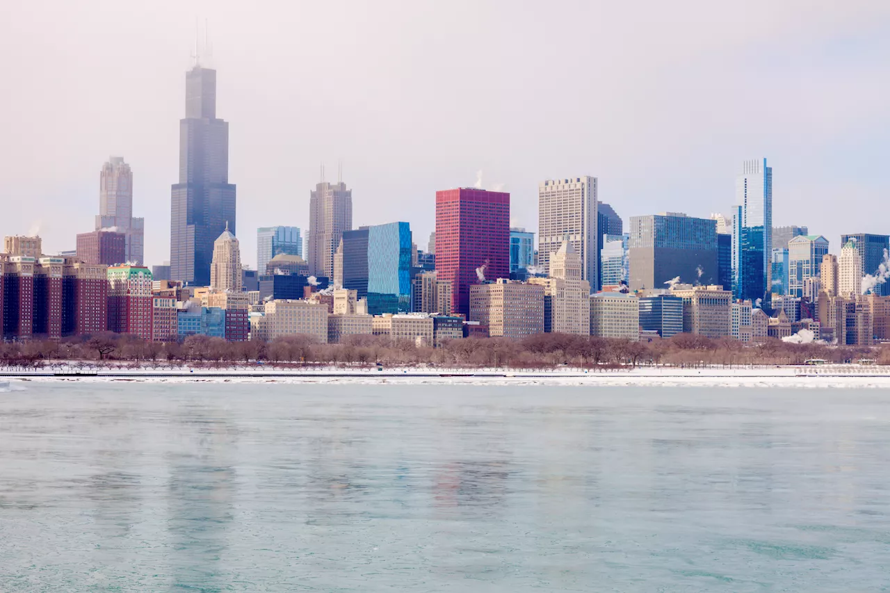 Chicago Weather Forecast: National vs. Almanac Predictions Divide on Winter's Severity