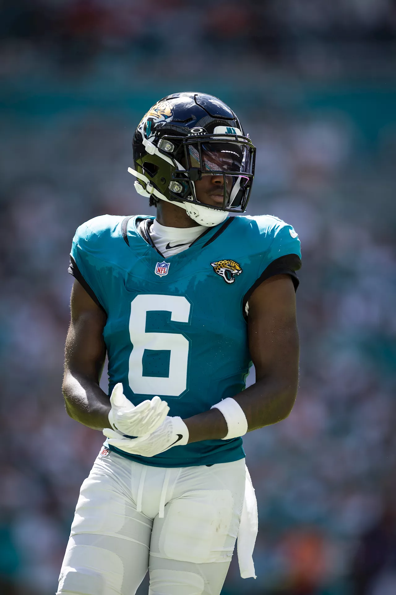 Jaguars Star Defender Not Expected to Play MNF vs Bills