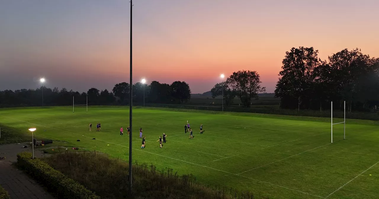 Rugbyclub The Black Panthers uit Meppel heeft constant last van hondenpoep op het veld