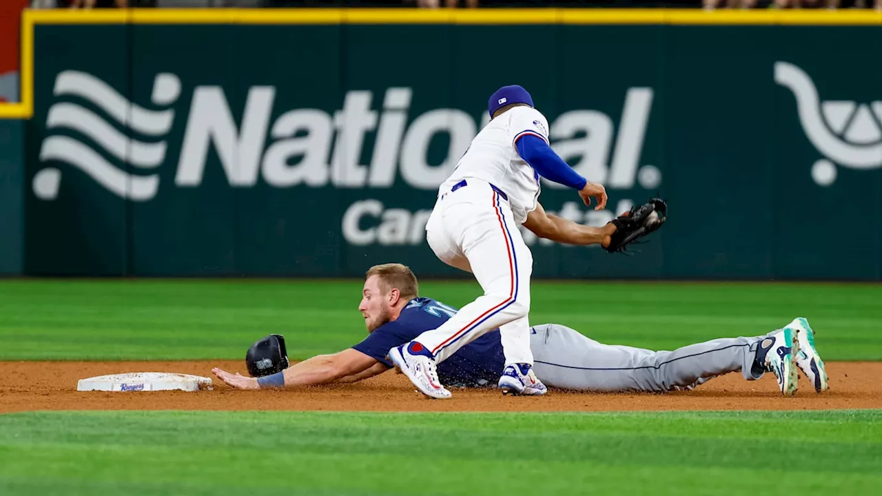 Seattle Mariners Suffered Weird Luck on the Bases in Saturday Game