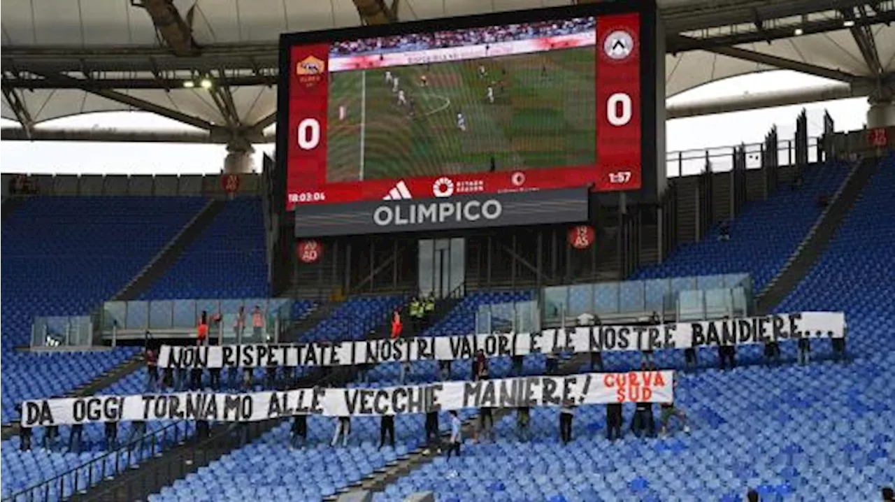 A Roma Curva Sud vuota per 30', solo uno striscione: 'Non rispettate valori e bandiere'