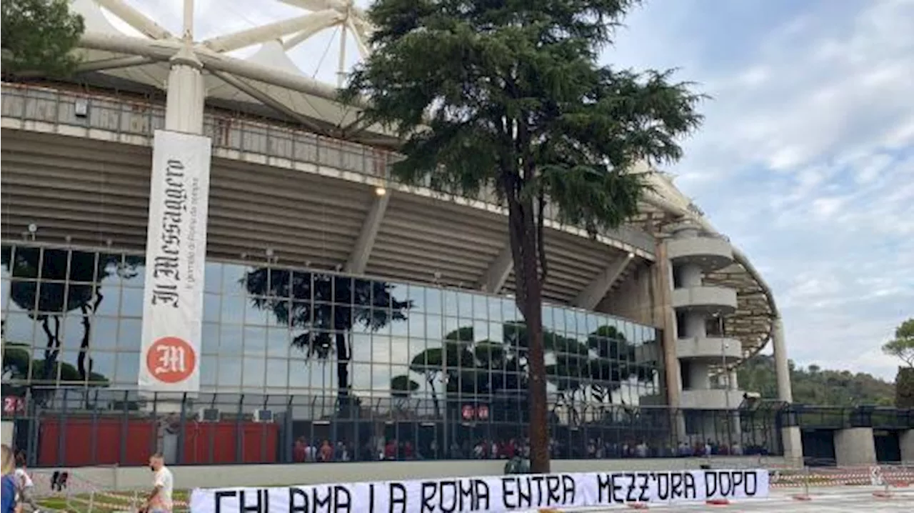 'Chi ama la Roma entra mezzora dopo', la protesta giallorossa prima dell'Udinese