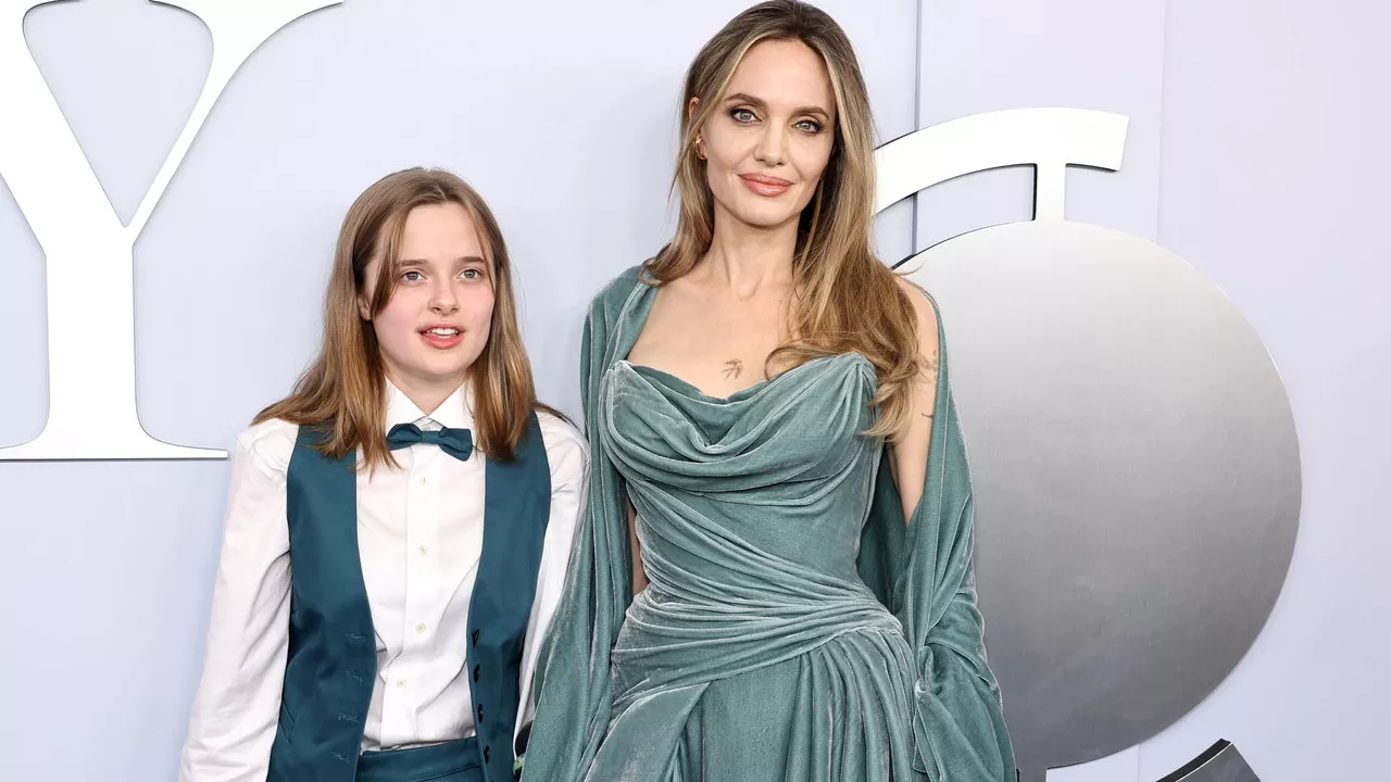 Angelina Jolie rivela di avere un tatuaggio condiviso con la figlia Vivienne: «Significa molto per noi»