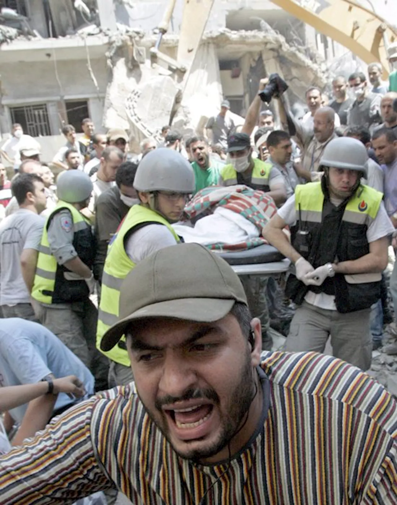 Beirut, 100 morti nei raid israeliani al sud