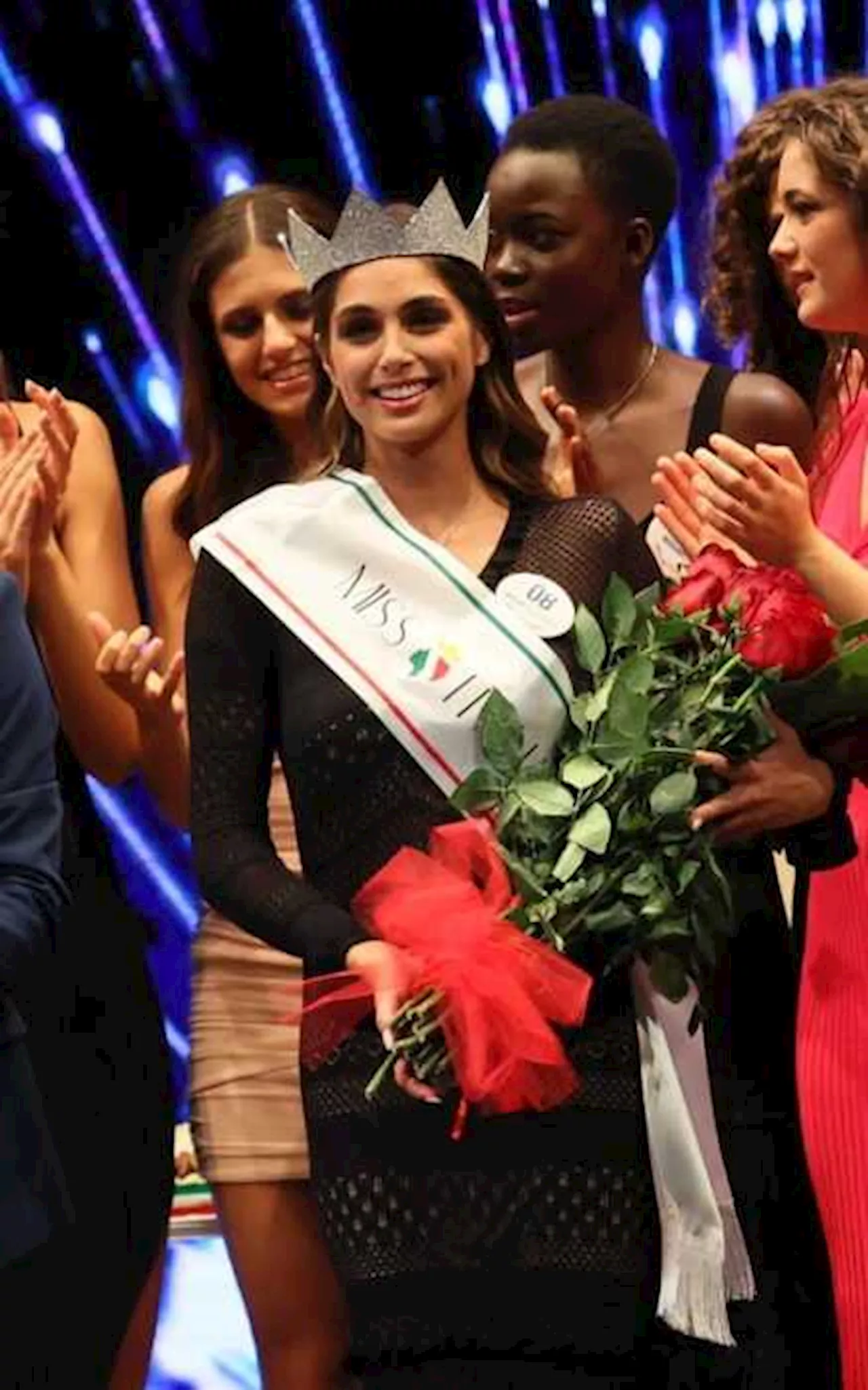 Miss Italia 2024 è la toscana Ofelia Passaponti