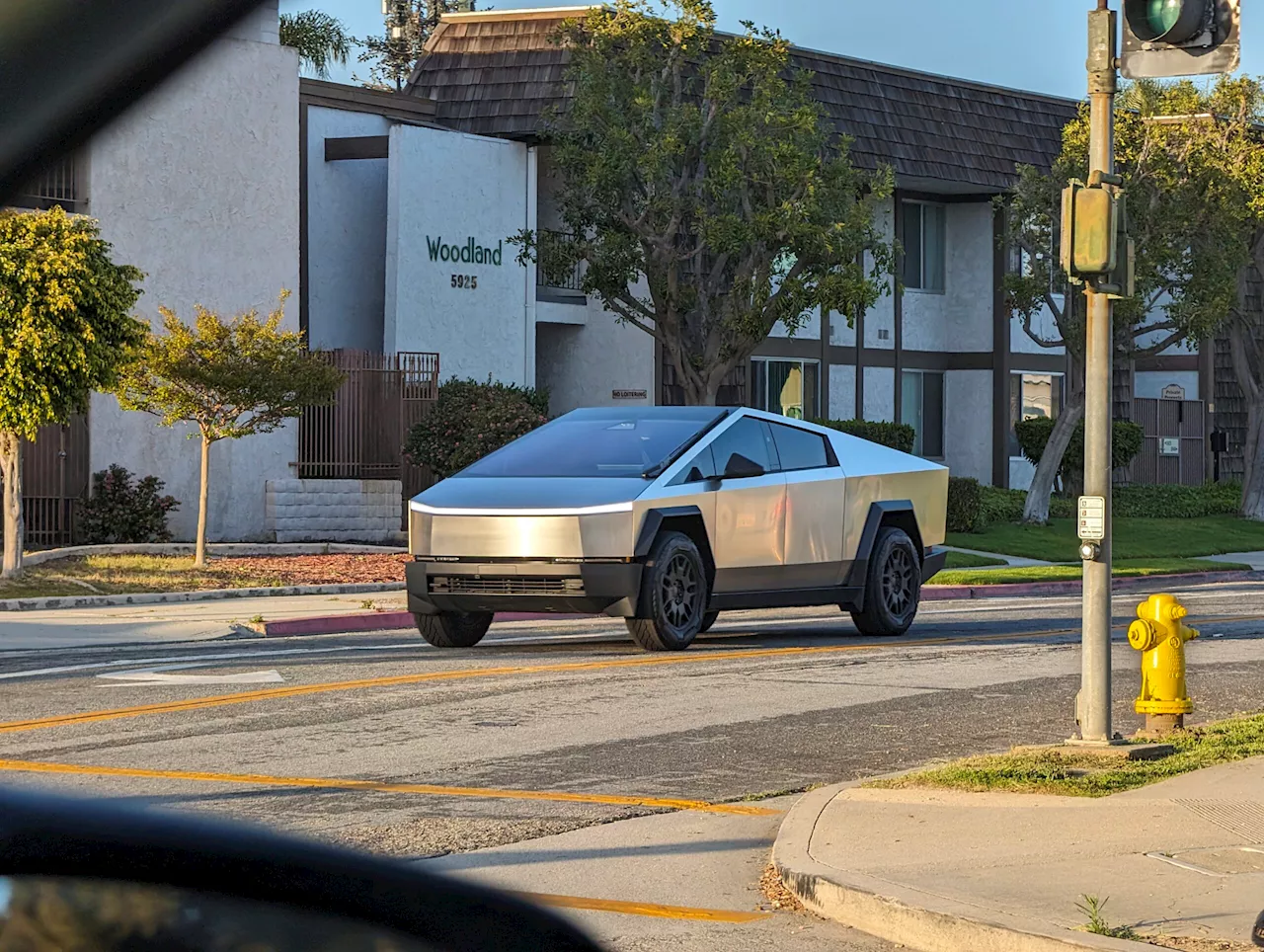 Is Tesla's Cybertruck Hitch Limit A Warranty loophole?