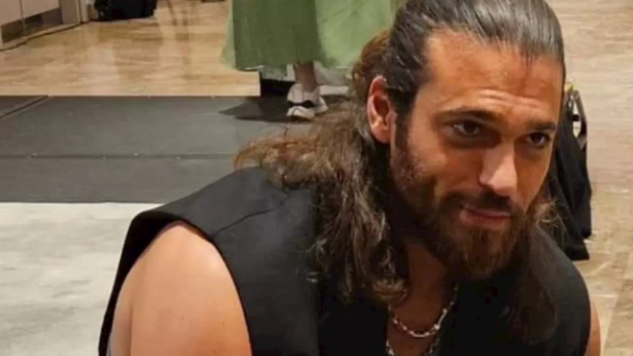 Can Yaman incontra le fan in Spagna, l'attore turco è uno schianto (FOTO)