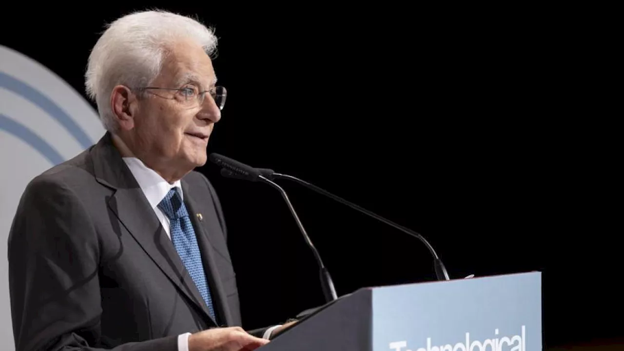 Malagò omaggia Mattarella: «Il Presidente è stata la nostra prima medaglia d'oro»