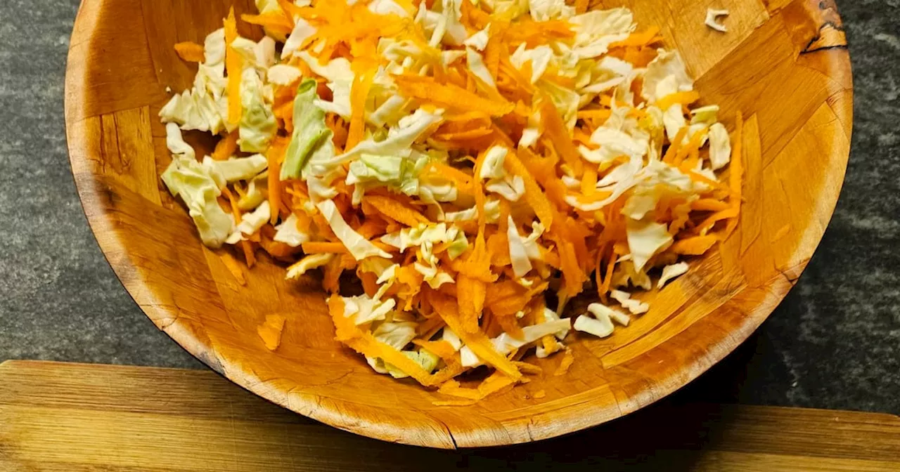 Paso a paso para preparar una rica y saludable ensalada de repollo