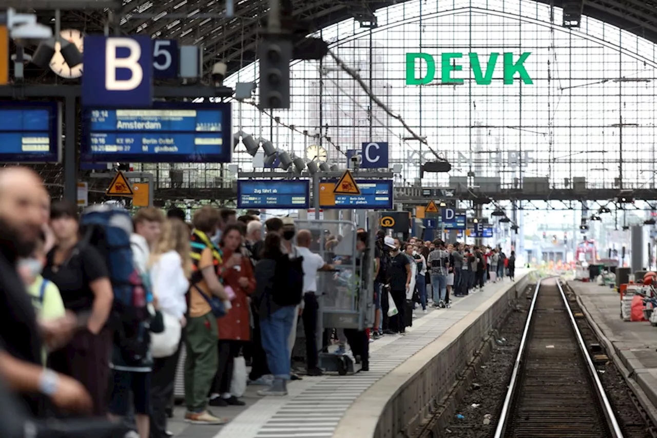 Kölner Hauptbahnhof an einem Wochenende komplett dicht